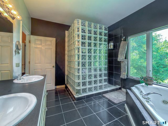 348 Hoop Pole Hill Road, Woodbury, CT 06798