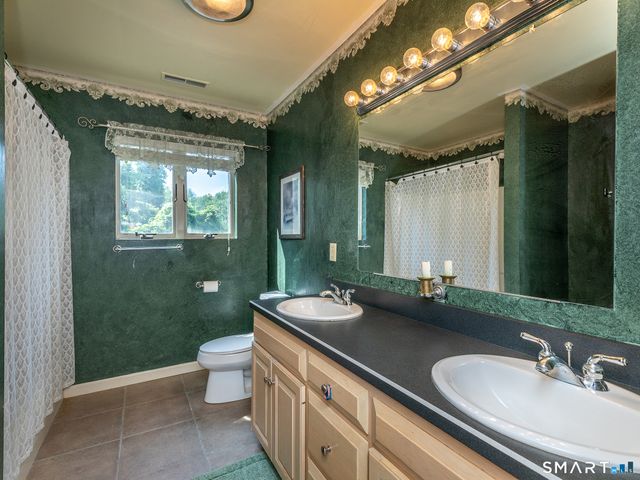 348 Hoop Pole Hill Road, Woodbury, CT 06798