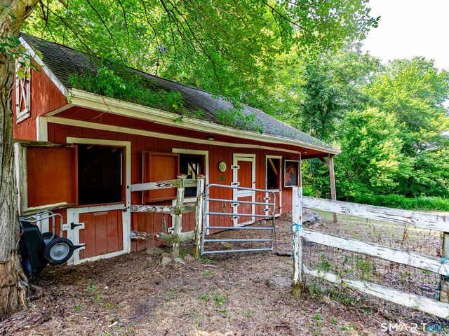 348 Hoop Pole Hill Road, Woodbury, CT 06798
