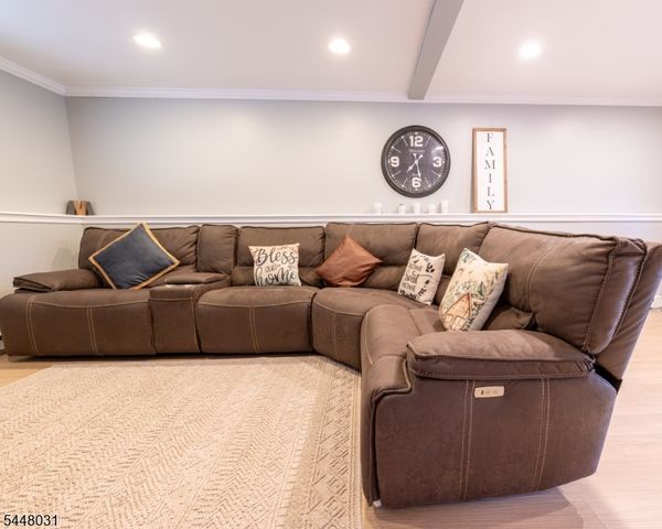 2 Washington Rd, Ogdensburg Boro, NJ 07439