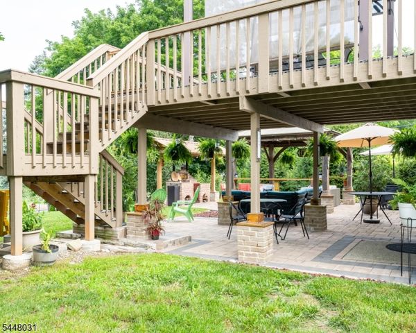 2 Washington Rd, Ogdensburg Boro, NJ 07439