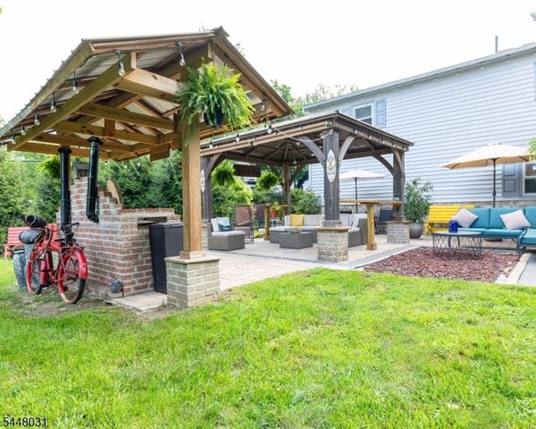 2 Washington Rd, Ogdensburg Boro, NJ 07439