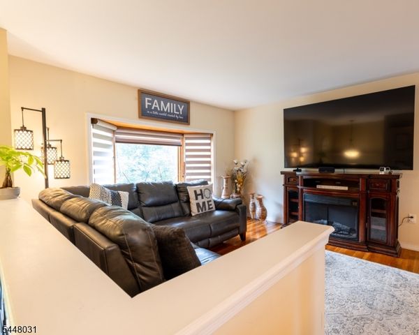 2 Washington Rd, Ogdensburg Boro, NJ 07439