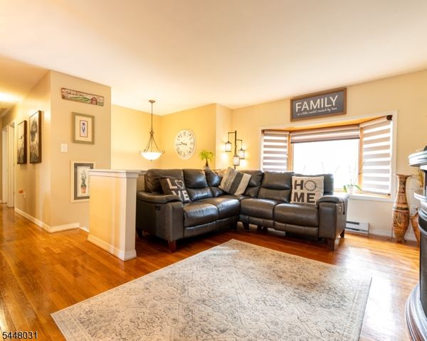 2 Washington Rd, Ogdensburg Boro, NJ 07439