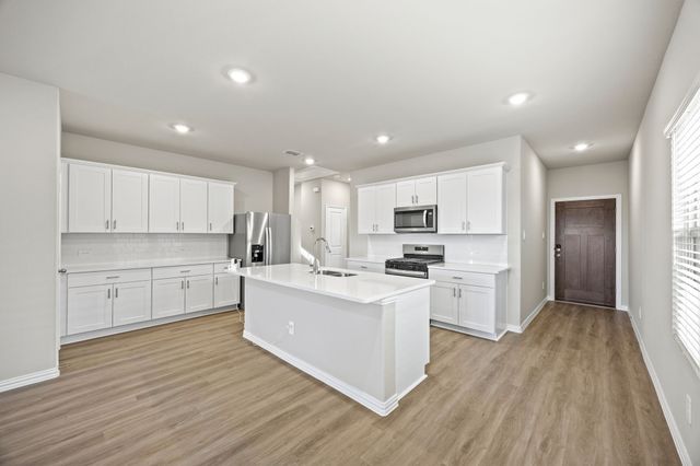 607 Clover Creek, Mckinney, TX 75071