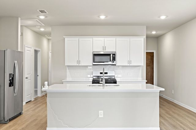 607 Clover Creek, Mckinney, TX 75071