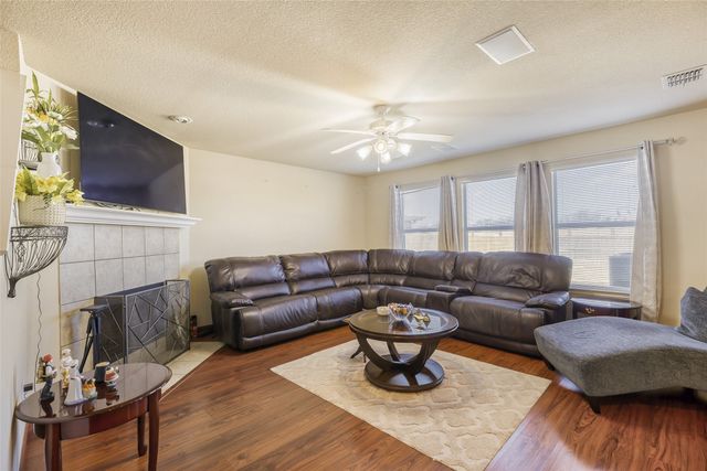 2002 Pin Oak Trail, Anna, TX 75409