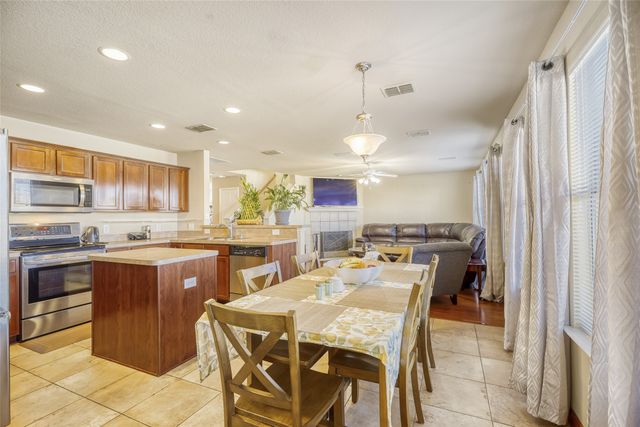 2002 Pin Oak Trail, Anna, TX 75409