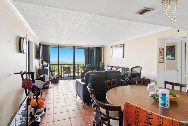 5600 N Flagler Drive 2202, West Palm Beach, FL 33407