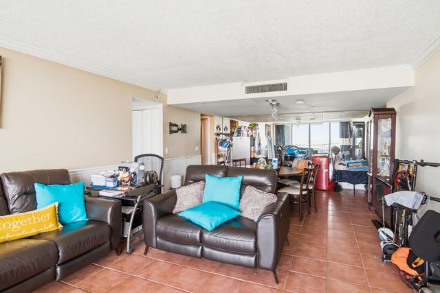 5600 N Flagler Drive 2202, West Palm Beach, FL 33407
