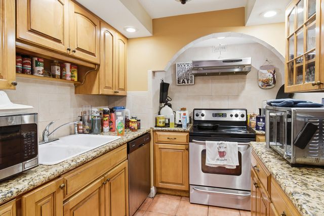 5600 N Flagler Drive 2202, West Palm Beach, FL 33407