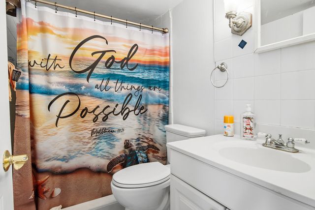 5600 N Flagler Drive 2202, West Palm Beach, FL 33407
