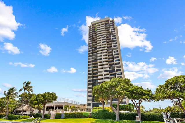 5600 N Flagler Drive 2202, West Palm Beach, FL 33407