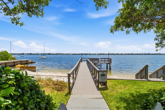 5600 N Flagler Drive 2202, West Palm Beach, FL 33407