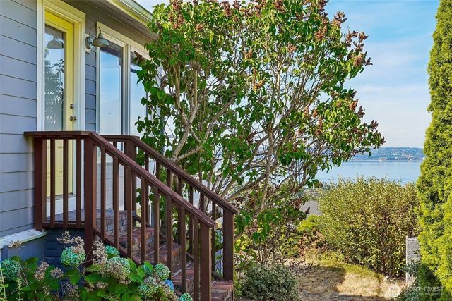 5539 Frances Avenue NE, Tacoma, WA 98422