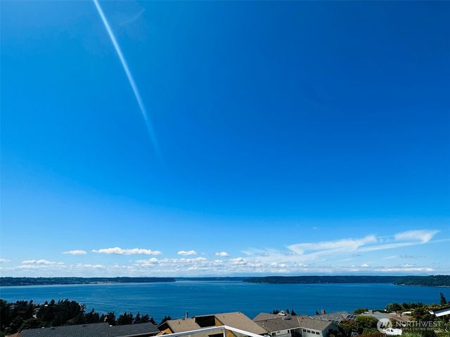 5539 Frances Avenue NE, Tacoma, WA 98422