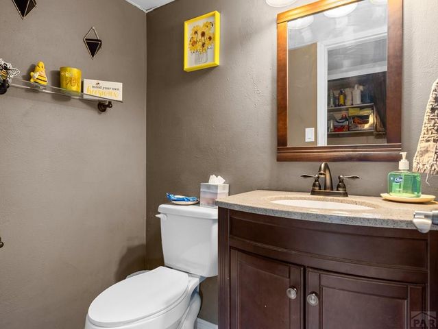 6 Aldrin Ct, Pueblo, CO 81001