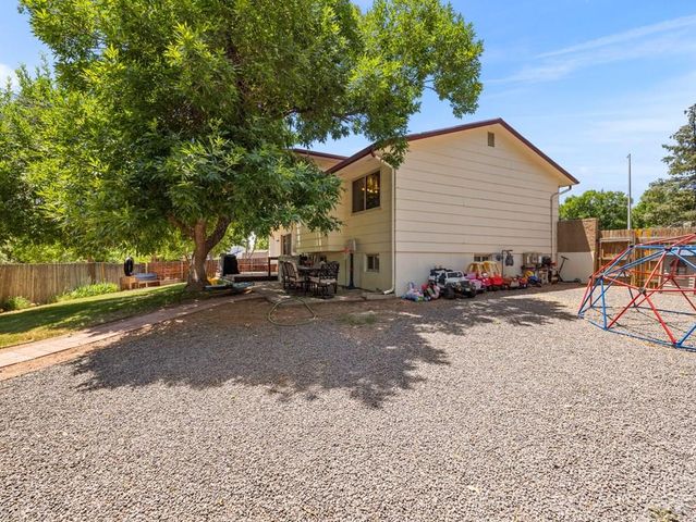 6 Aldrin Ct, Pueblo, CO 81001