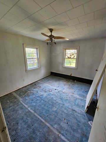 25 North Row Road, Sterling, MA 01564