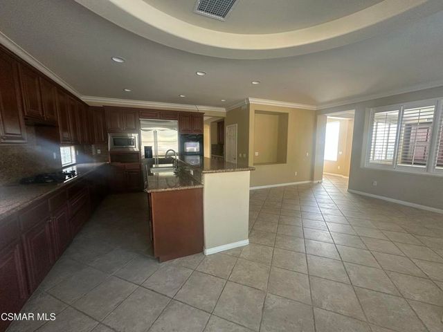 3073 Heavenly Ridge Street, Thousand Oaks, CA 91362