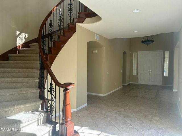 3073 Heavenly Ridge Street, Thousand Oaks, CA 91362