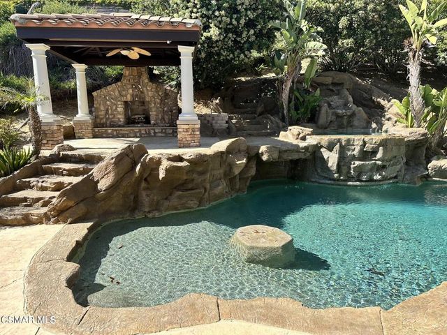 3073 Heavenly Ridge Street, Thousand Oaks, CA 91362