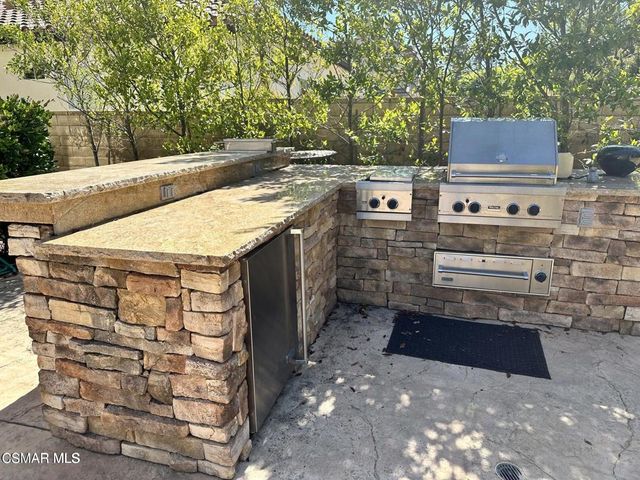 3073 Heavenly Ridge Street, Thousand Oaks, CA 91362