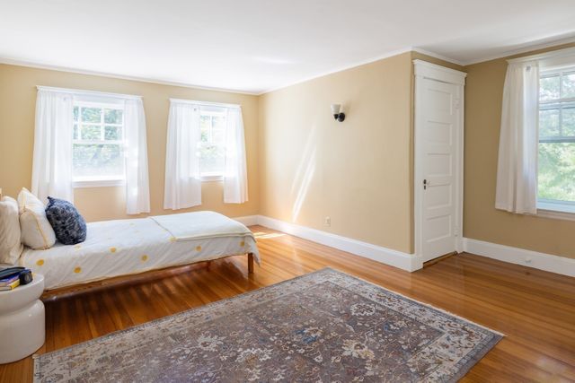 861 Commonwealth Ave, Newton, MA 02459