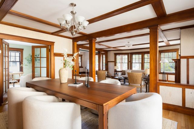 861 Commonwealth Ave, Newton, MA 02459