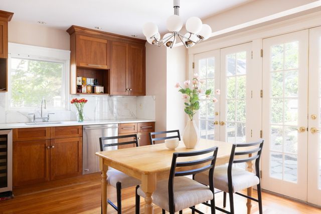861 Commonwealth Ave, Newton, MA 02459