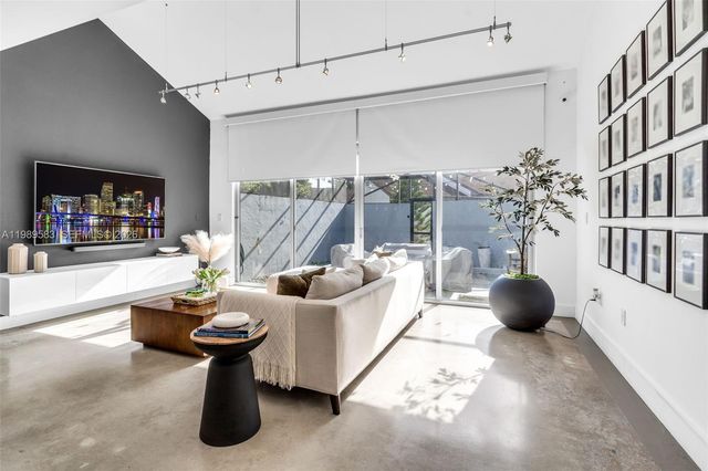 13340 SW 91st Ter B, Miami, FL 33186