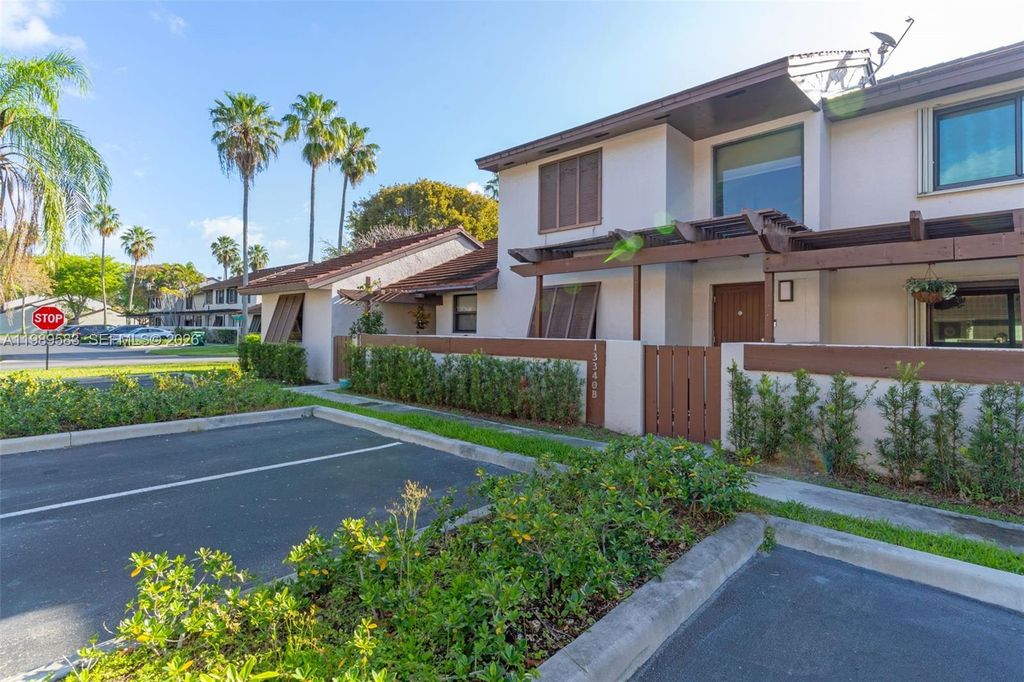 13340 SW 91st Ter B, Miami, FL 33186