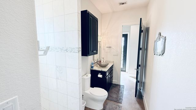 4947 Fm 2200 S, Dhanis, TX 78850