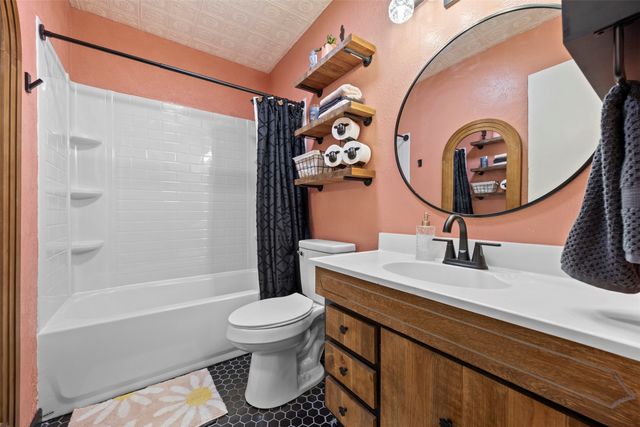 1221 County Road 1107, Rio Vista, TX 76093