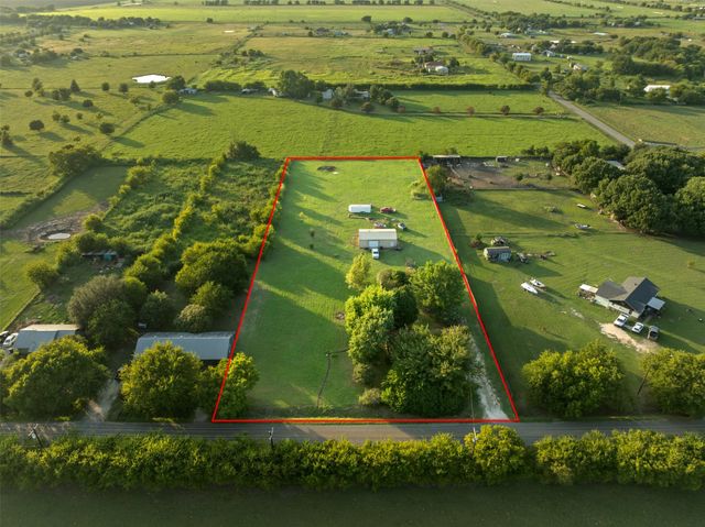 1221 County Road 1107, Rio Vista, TX 76093