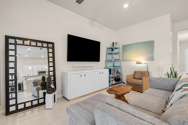 389 SE Filoli Drive, Port St Lucie, FL 34984