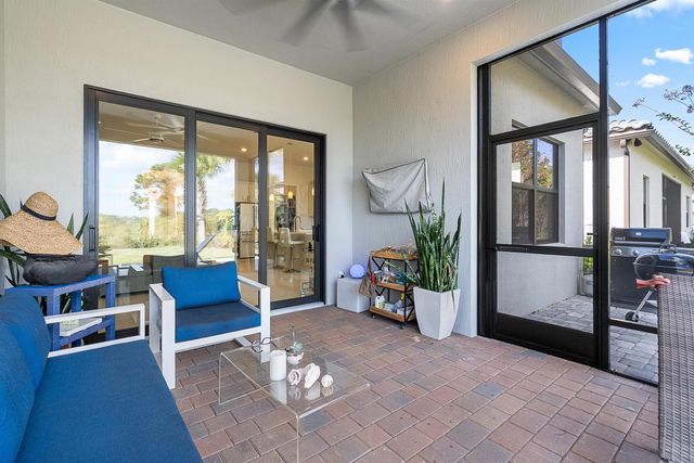 389 SE Filoli Drive, Port St Lucie, FL 34984