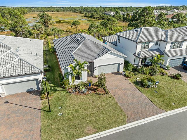 389 SE Filoli Drive, Port St Lucie, FL 34984