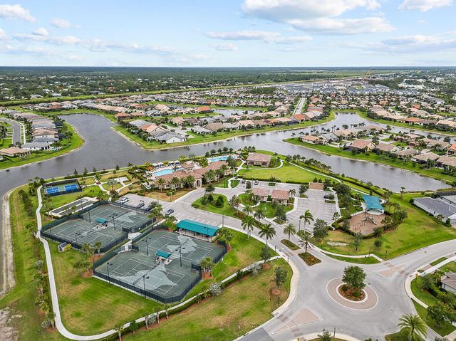 389 SE Filoli Drive, Port St Lucie, FL 34984