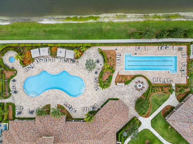 389 SE Filoli Drive, Port St Lucie, FL 34984