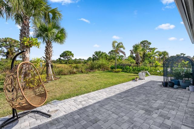 389 SE Filoli Drive, Port St Lucie, FL 34984