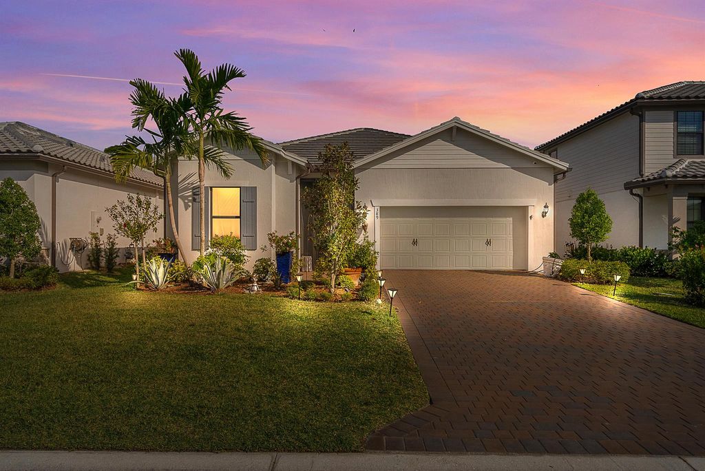 389 SE Filoli Drive, Port St Lucie, FL 34984