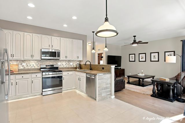 7545 Korbel Drive, Gurnee, IL 60031