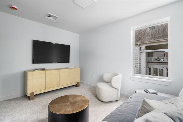 6A Lincoln St 6A, Natick, MA 01760