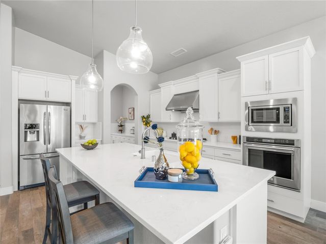 1734 N Park, Clovis, CA 93619