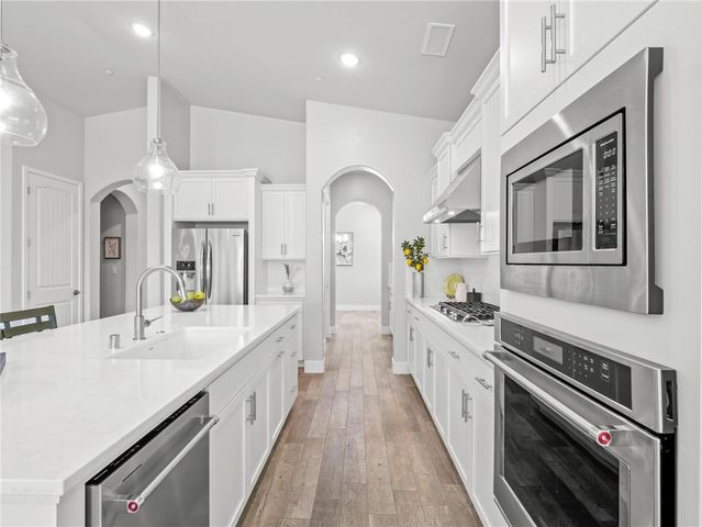 1734 N Park, Clovis, CA 93619