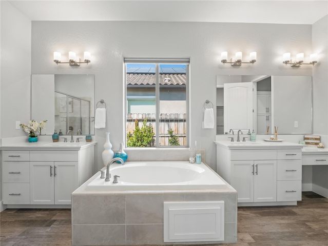 1734 N Park, Clovis, CA 93619