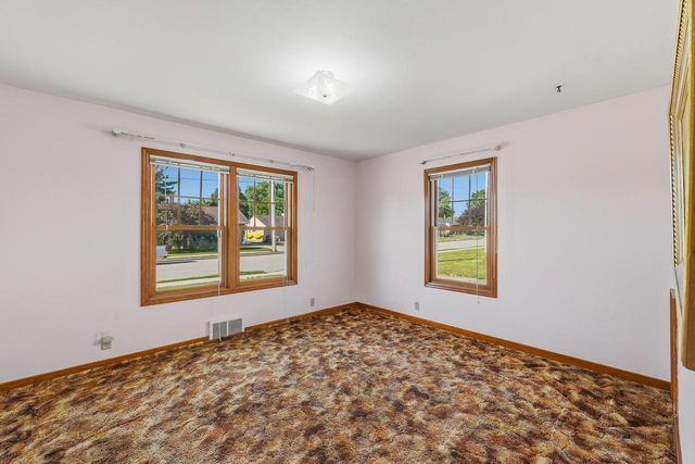 643 Grand AVENUE, Random Lake, WI 53075