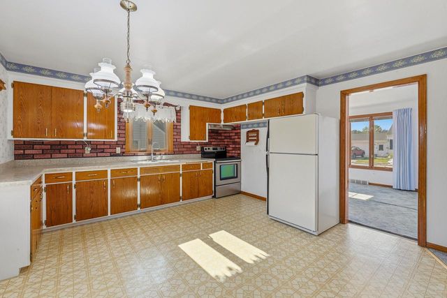 643 Grand AVENUE, Random Lake, WI 53075