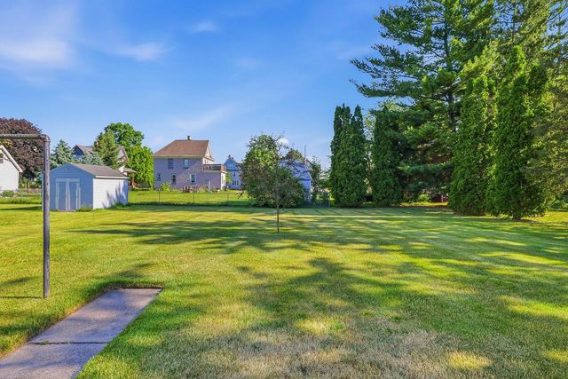 643 Grand AVENUE, Random Lake, WI 53075